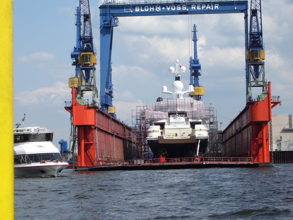 Big yacht at Blohm & Voß by geoglider