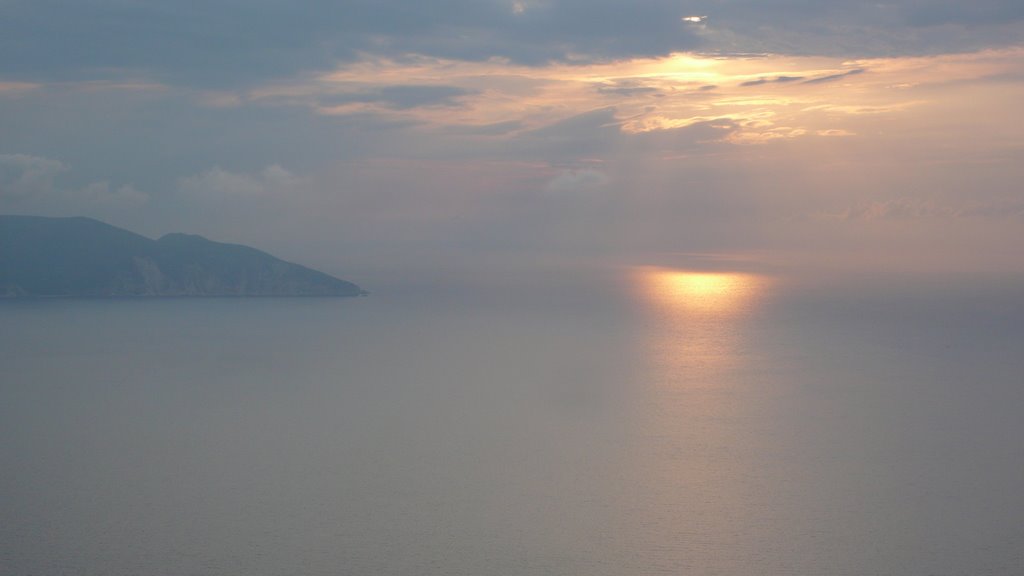 Sunset Details in Myrtos by Vassilis Arvanitopou…