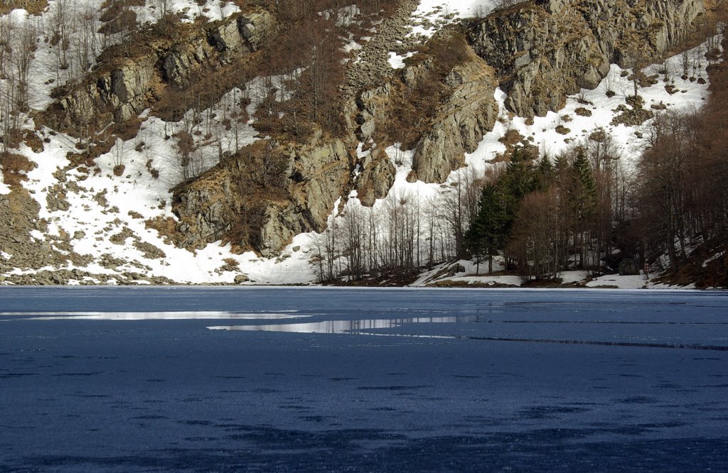 Il Lago Santo "ancora" ghiacciato (scatta il 4 Maggio) by Mario Brunelli