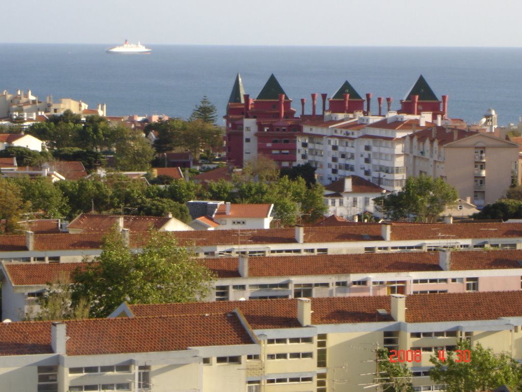 O mar visto das torres da Parede by VitorPedro