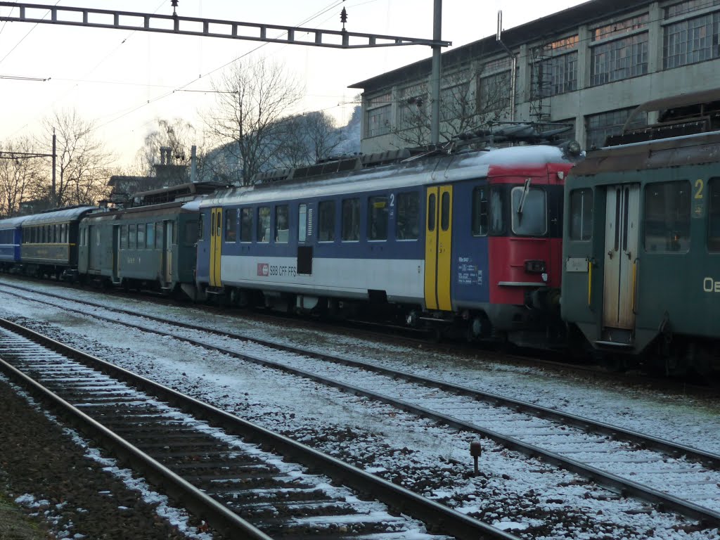 Der historische Wagenpark der OeBB im Bahnhof Klus (wegen Umbau des Bahnhofs Balsthal) by bienenritter