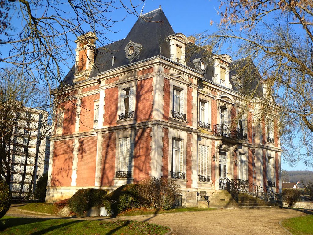 Château des Amendes à Montereau-Fault-Yonne by papytane