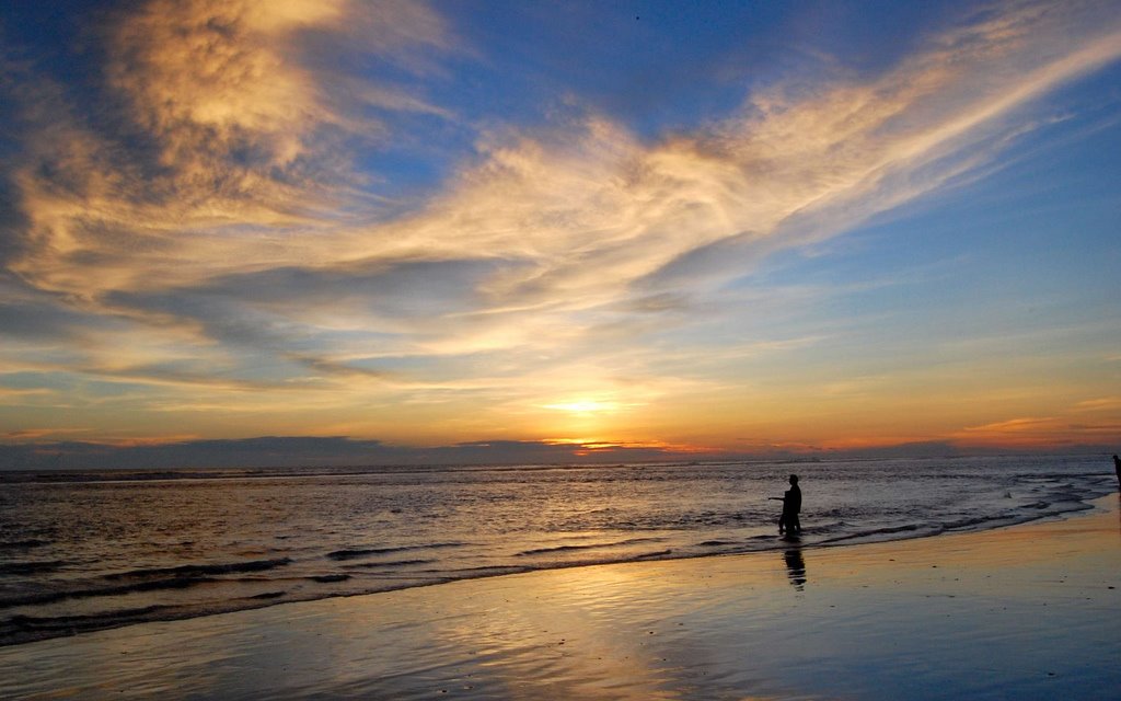 Patenga Beach by Tohidul Islam