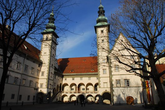 Landhaus Klagenfurt by HeikoTrurnit