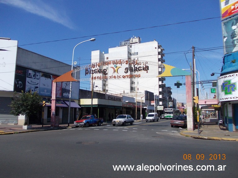 Piñeiro - Paseo Galicia (www.alepolvorines.com.ar) by alepolvorines