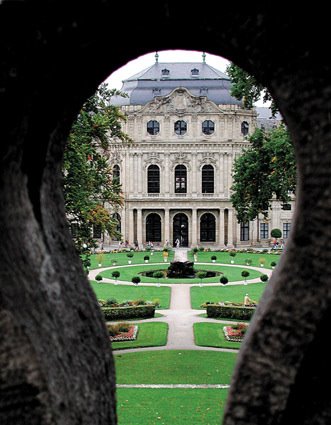 Residenz in Würzburg by HeikoTrurnit