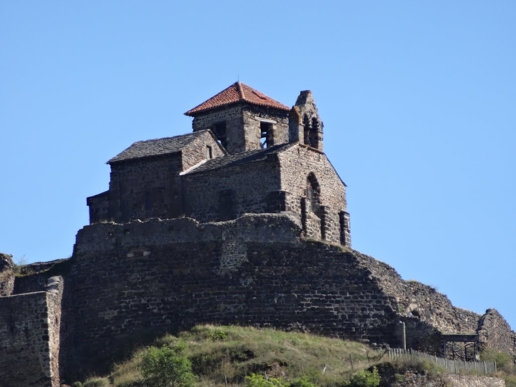 Chapelle castrale de Saint-Ilpize by gmbgreg