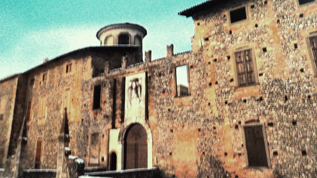 Castello di Cavernago by Gio la Gamb