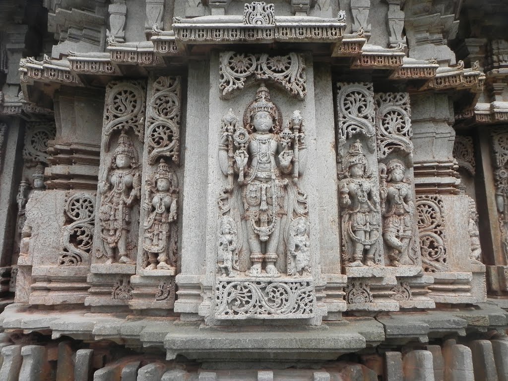 WALL RELIEFS, VEERA NARAYANA TEMPLE, BELAVADI by ALENDE DEVASIA