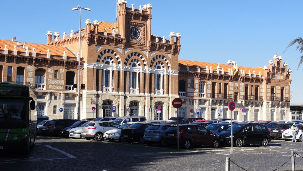 Estación de ferrocarril de Aranjuez by Egeo