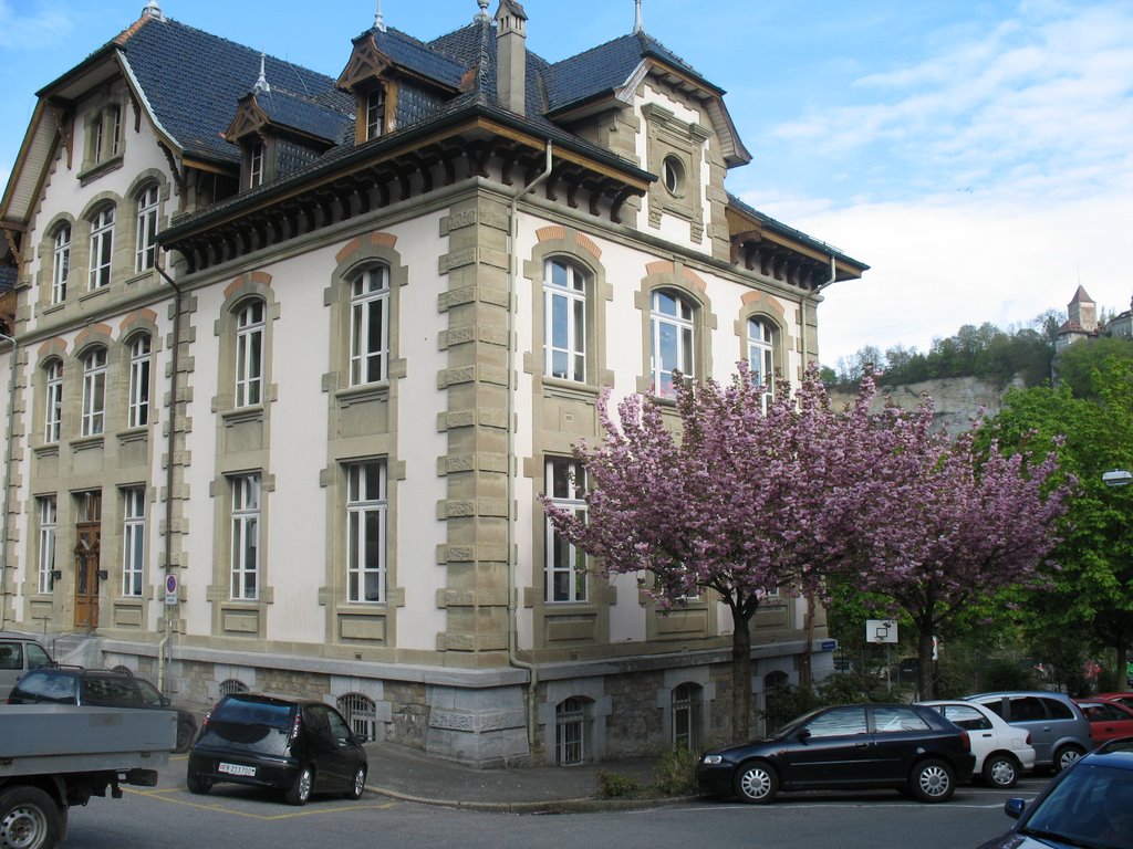 Ecole de la Neuveville by Delfín Rodríguez Mor…