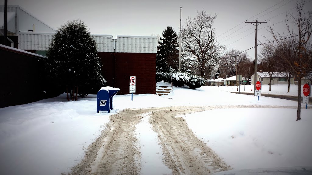 USPS North St Paul Annex - Maplewood, MN by Gabriel Vanslette