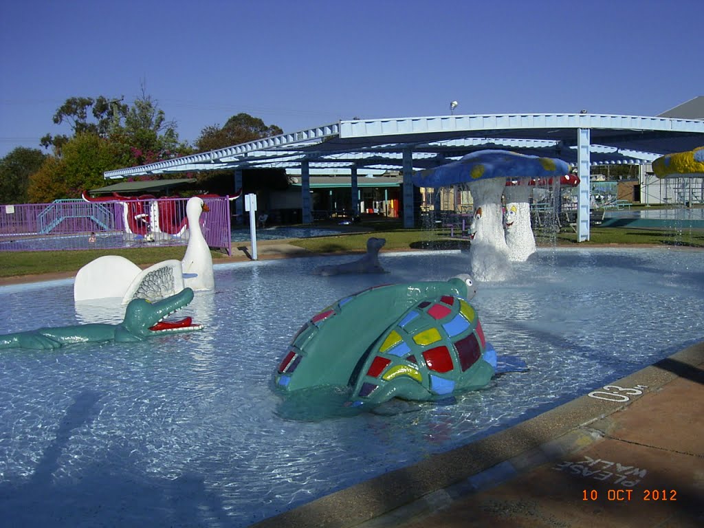 Lightning Ridge, Aquatic Centre - 2012-10-10 by sandyriva