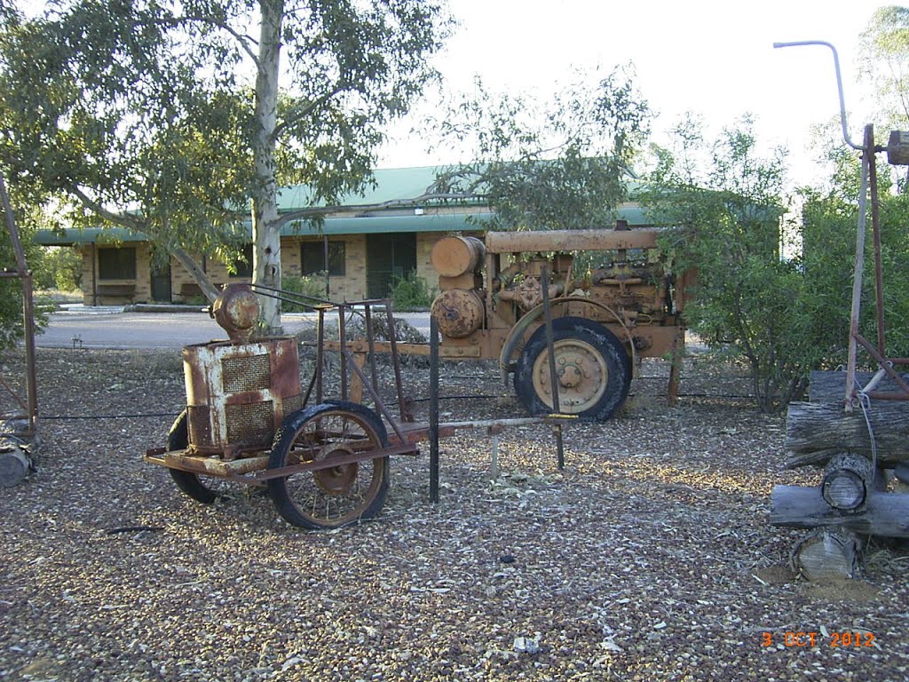 Lightning Ridge, Old Mining Equipment - 2012-10-04 by sandyriva