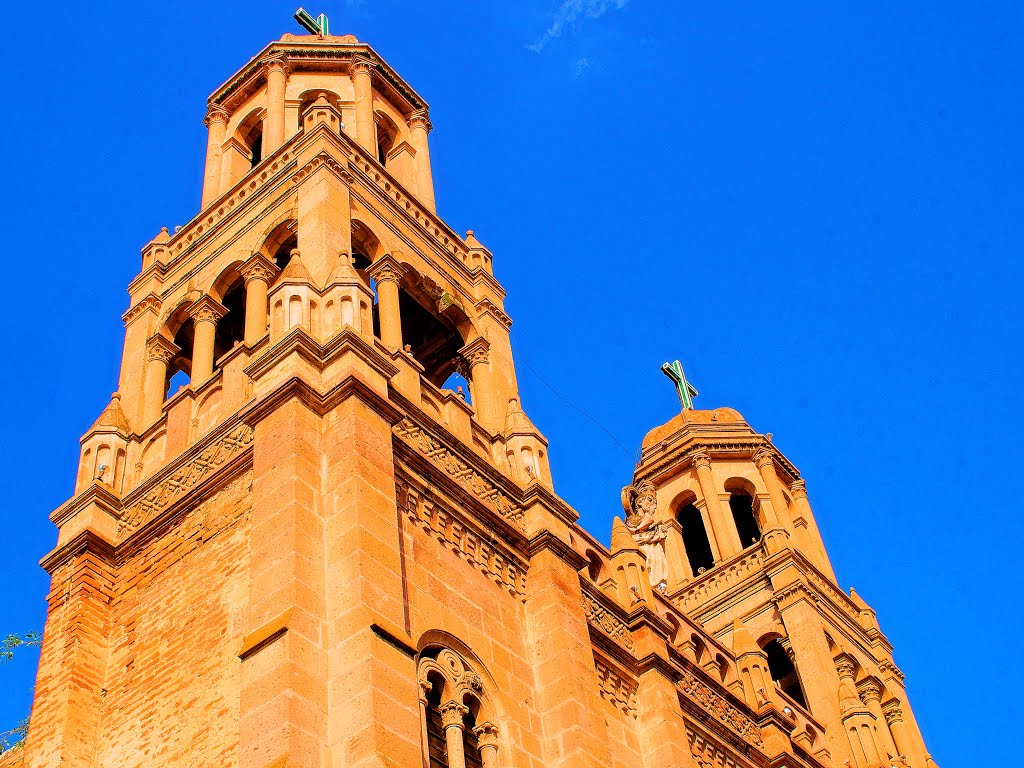 Templo de San Pedro Apóstol by David  Linares Barocio