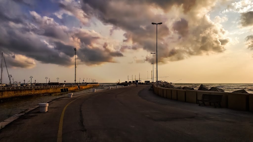 Porto - Senigallia by Guido Parmiggiani