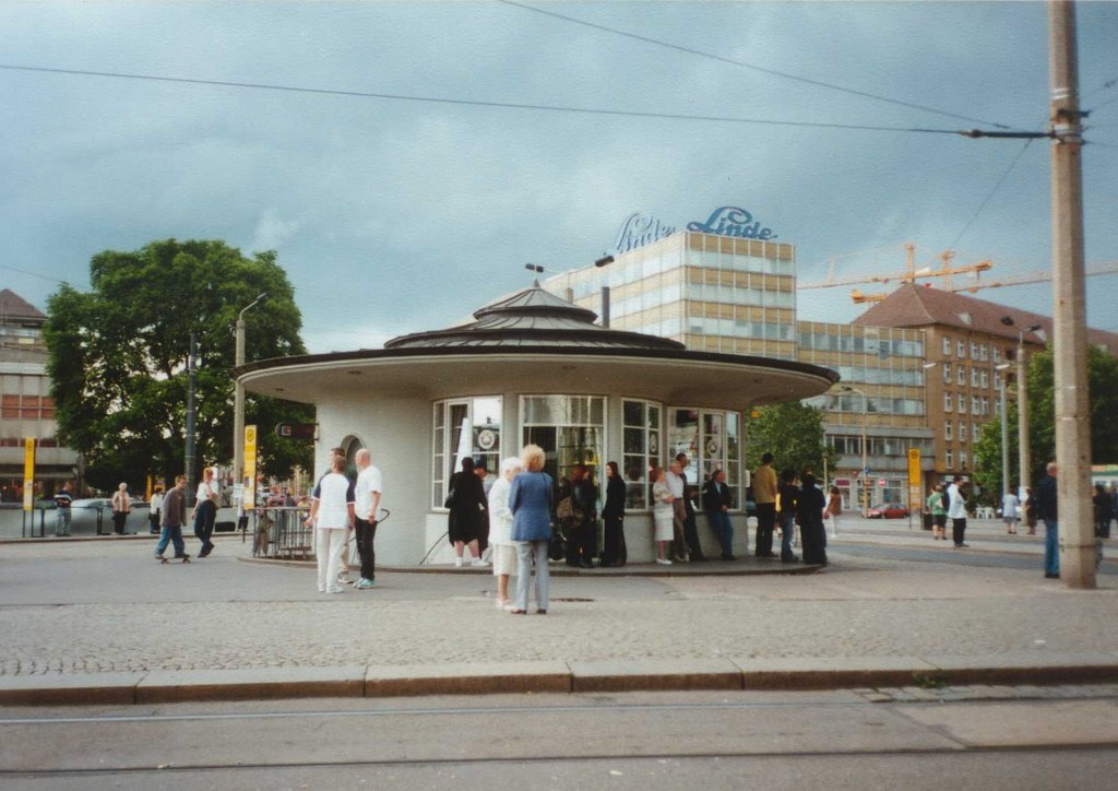 Dresden Postplatz Käseglocke 2001 by Manfred´s