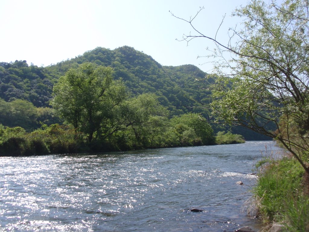 Asahi River in Kawaguchi, Takebe, Okayama （岡山市北区建部町川口の旭川） by Daichi Kohmoto ☆河本大地