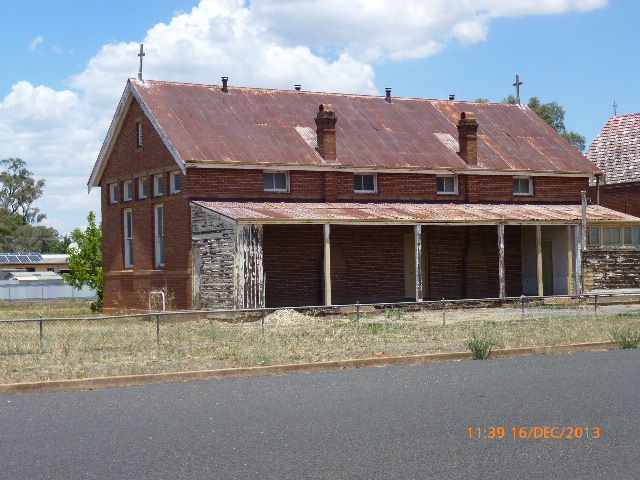 Gooloogong - The Old Catholic School Building - 2013-12-16 by sandyriva