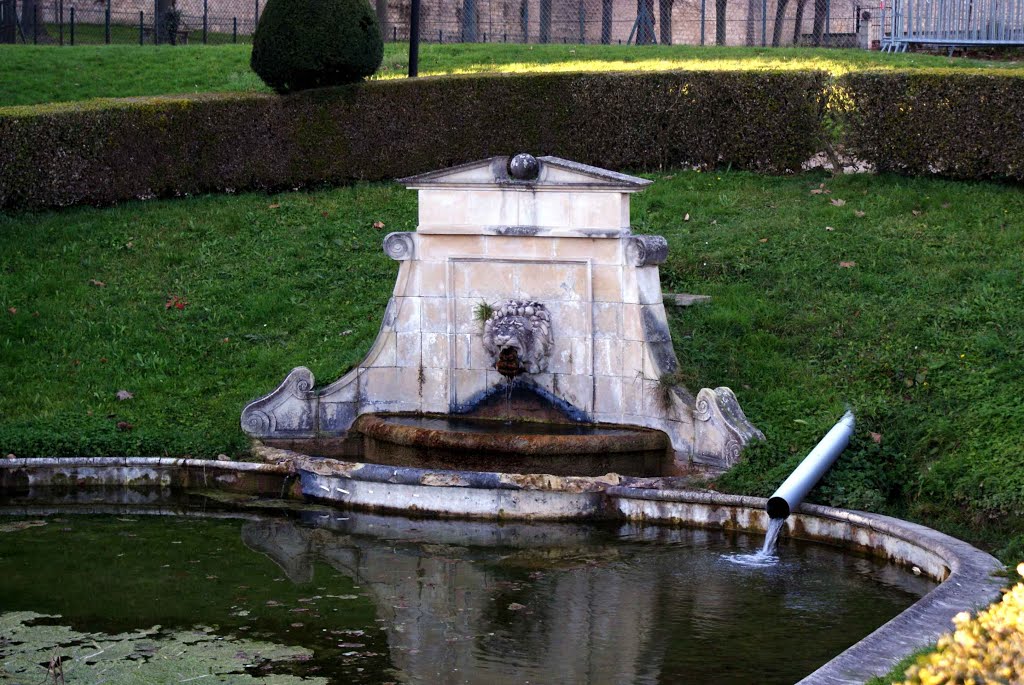 CARRIERE/SEINE : The fountain with the lion - La fontaine avec le lion (2) by J Ph. HEBRARD