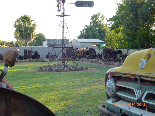 Cowra - A Collection of Vintage Machinery - 2013-12-17 by sandyriva