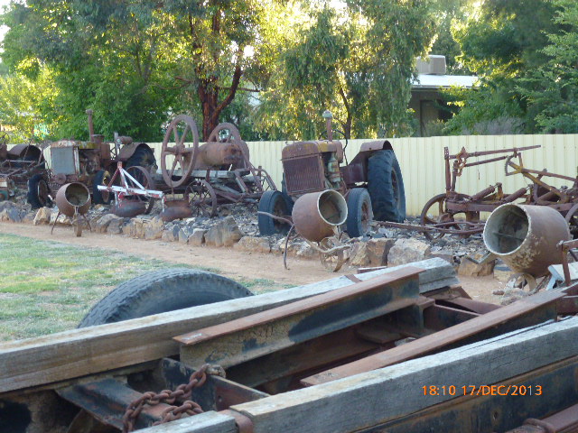 Cowra - A Collection of Vintage Machinery - 2013-12-17 by sandyriva