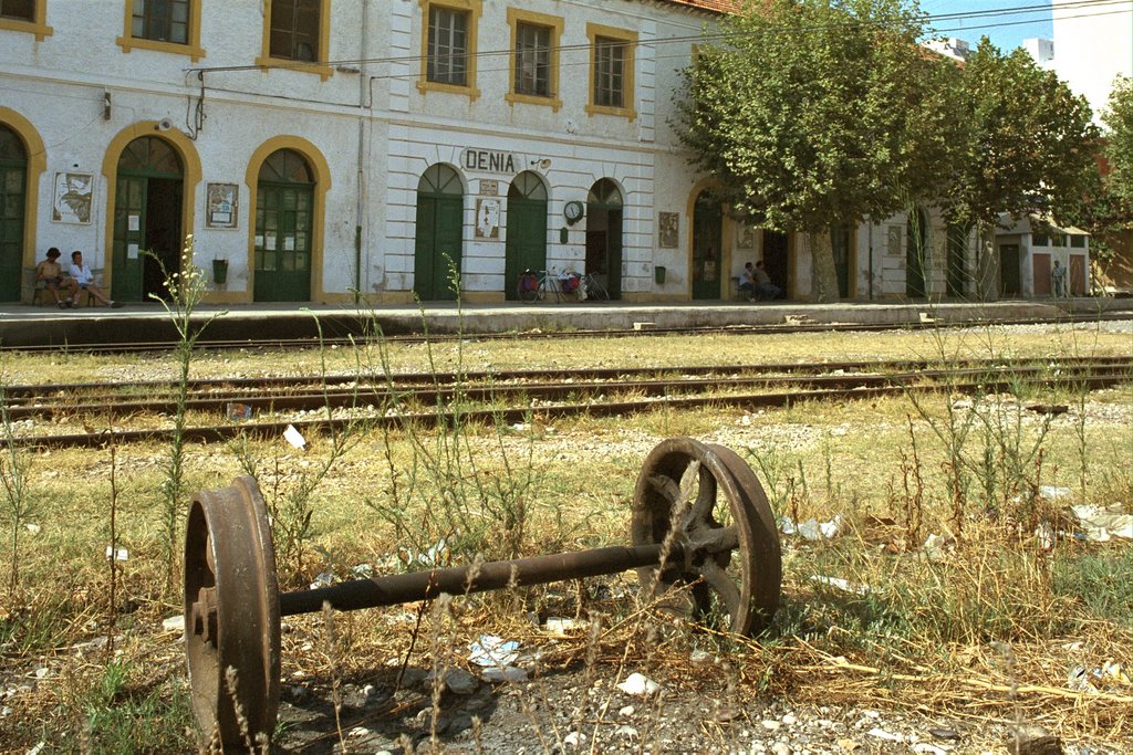 Denia station by f.t.s.