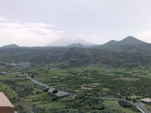 Valle arriba y Teide by Taoro