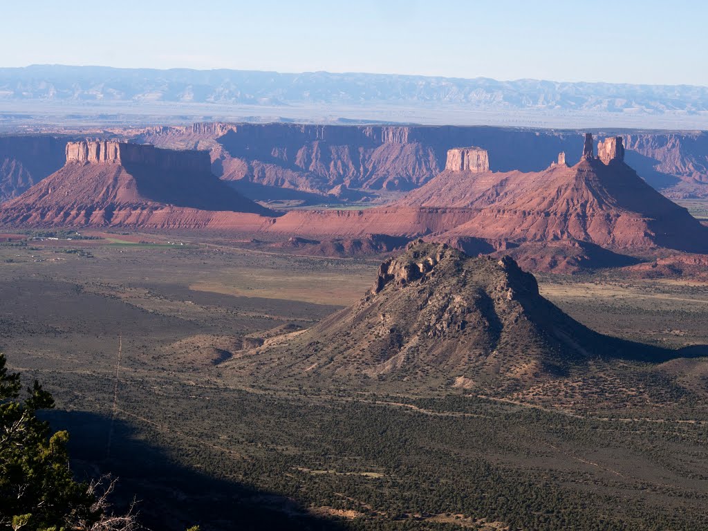 Castle Valley Overlook zoom by Tom C.