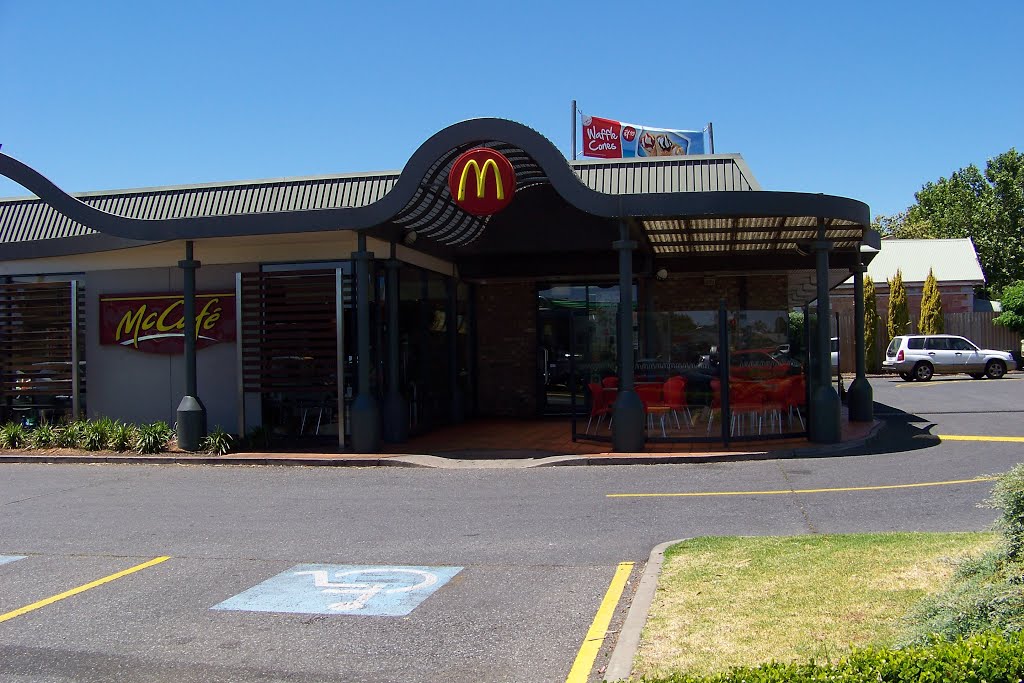 Kings Park McDonalds by Glockie