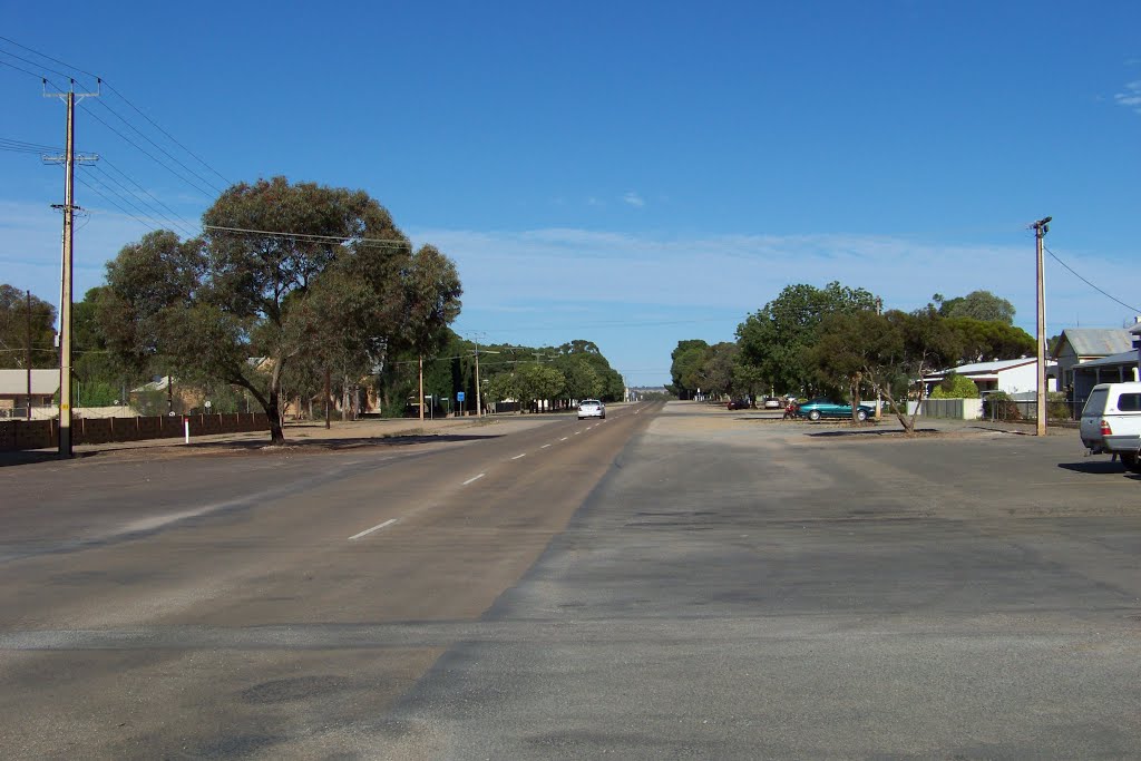 Cross Street heading West by Glockie