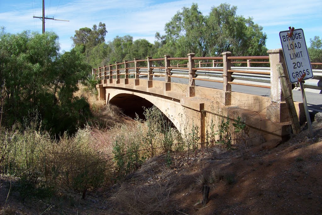 Pisant Creek Bridge by Glockie