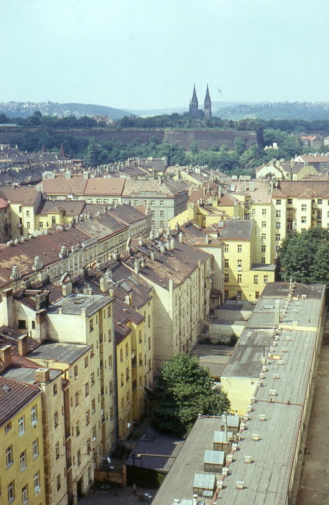 Prag 1978 * Blick von der Nusle-Brücke Richtung Vysehrad by gerdb