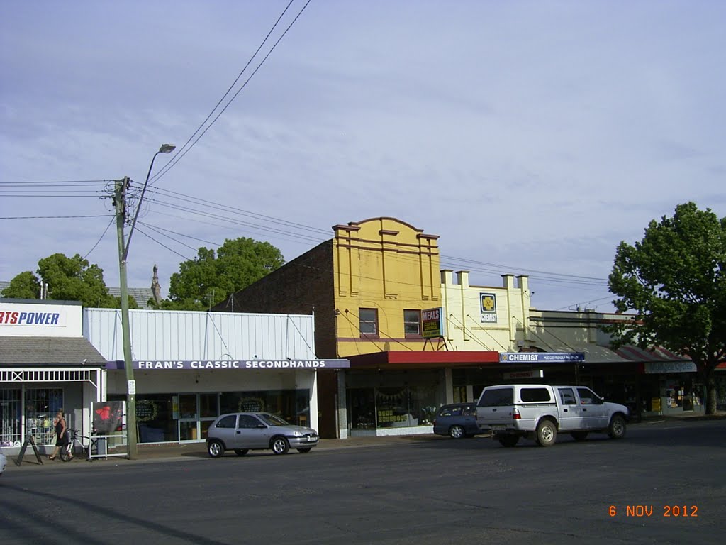 Mudgee - Shops in Church St - 2012-11-06 by sandyriva