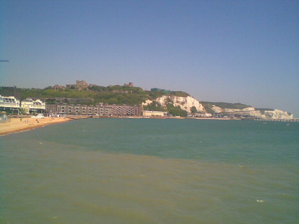 Castle from sea front by liam1970