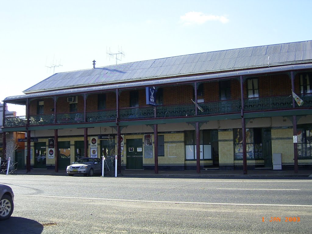 Narromine - Court House Hotel - 2012-05-15 by sandyriva