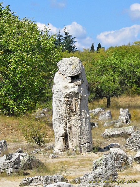 Pobiti Kamani, The Magic Circle, The Couple with Child, Bulgaria by © mimipet.com