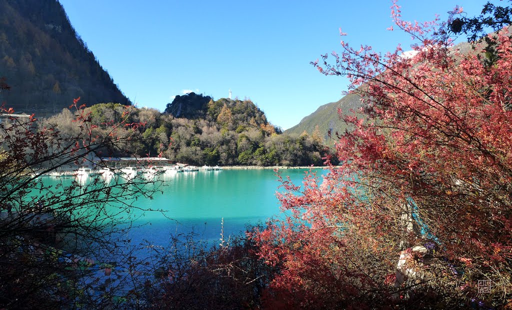 Basumtso lake by Chitto