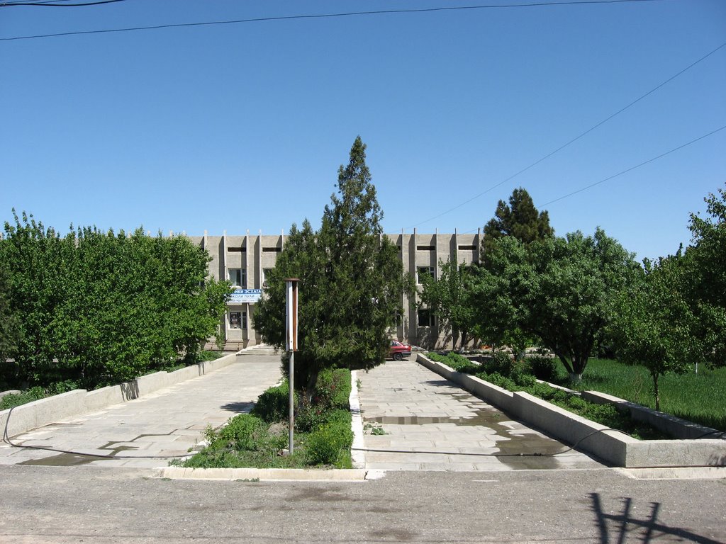 Jamoati Kistakus. Konibodom, Tajikistan. by Parviz.Tj