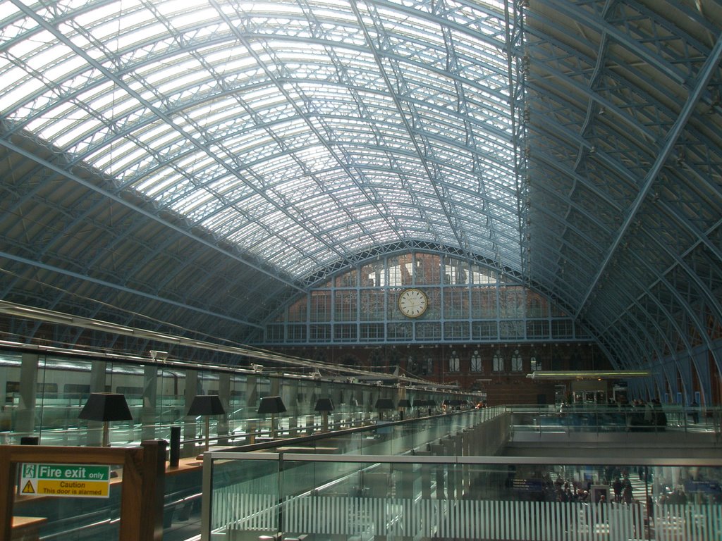 St Pancras International by annemag31