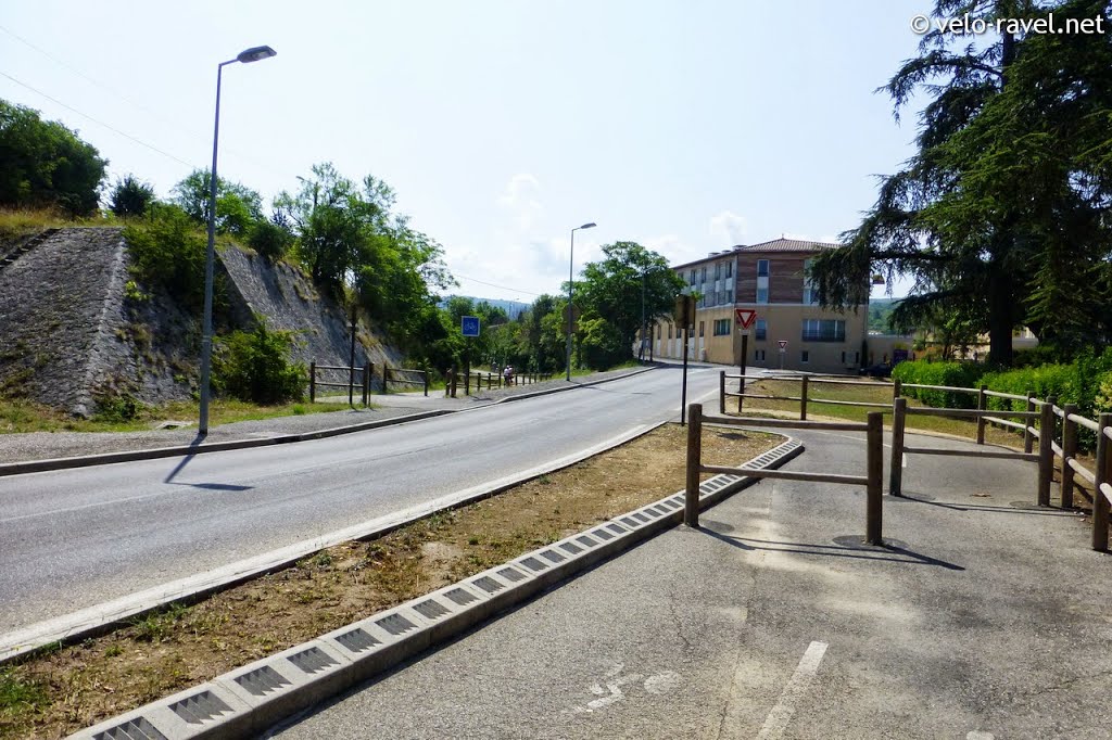 Véloroute du Calavon : traversée de la D900 by velo-ravel.net