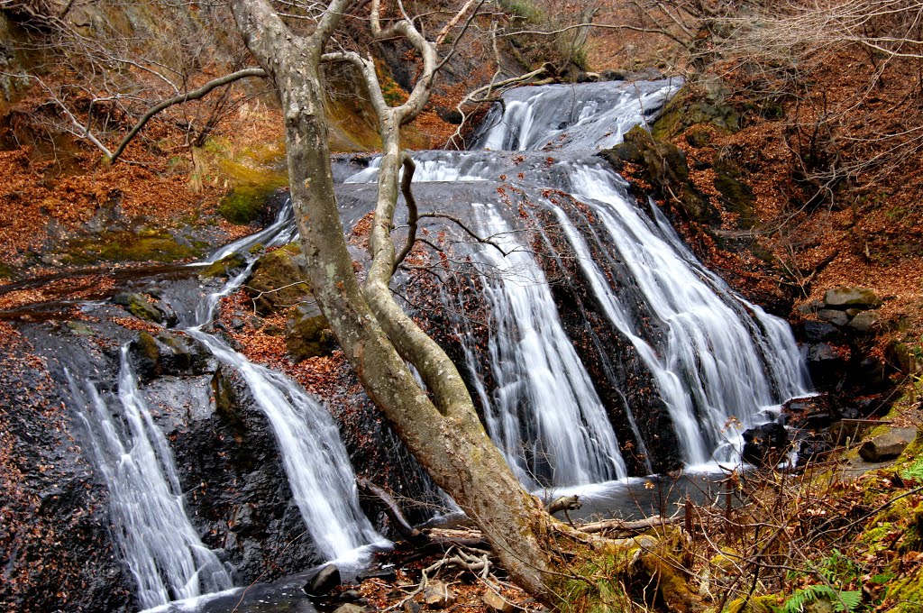 Taishin Fudo-Waterfall @ Fukushima Japan by j-ryu