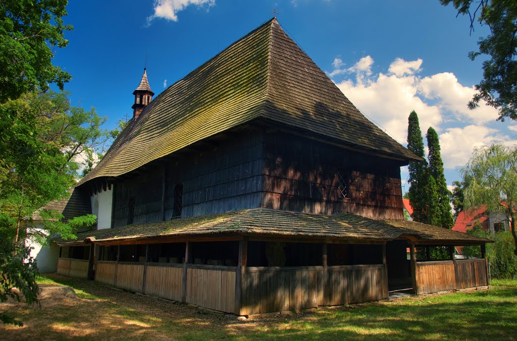 Valašské Meziříčí - areál bývalého hřbitovního kostela Nejsvětější Trojice ze 16. století (muzejní lapidárium Trojice) by Mirka Schärfnerová