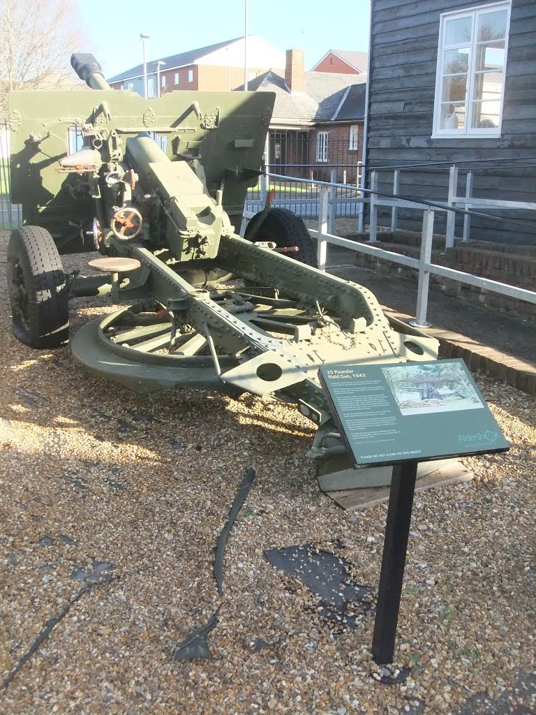 25 Gunpowder Field Gun by Robert'sGoogleEarthPictures