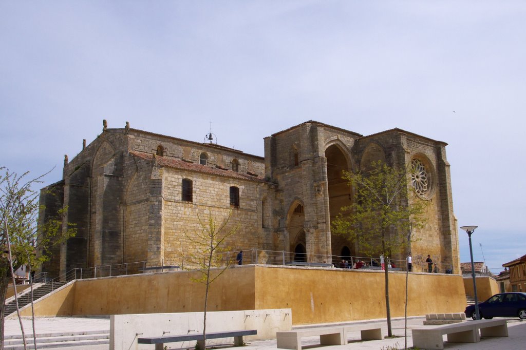 Santa María de Villasirga (S. XII) by José L Filpo