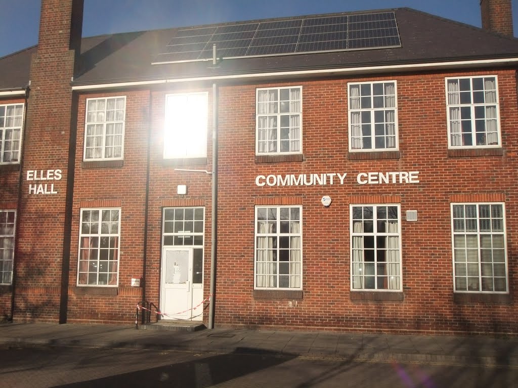 Elles Hall Community Centre, Farnborough by Robert'sGoogleEarthPictures