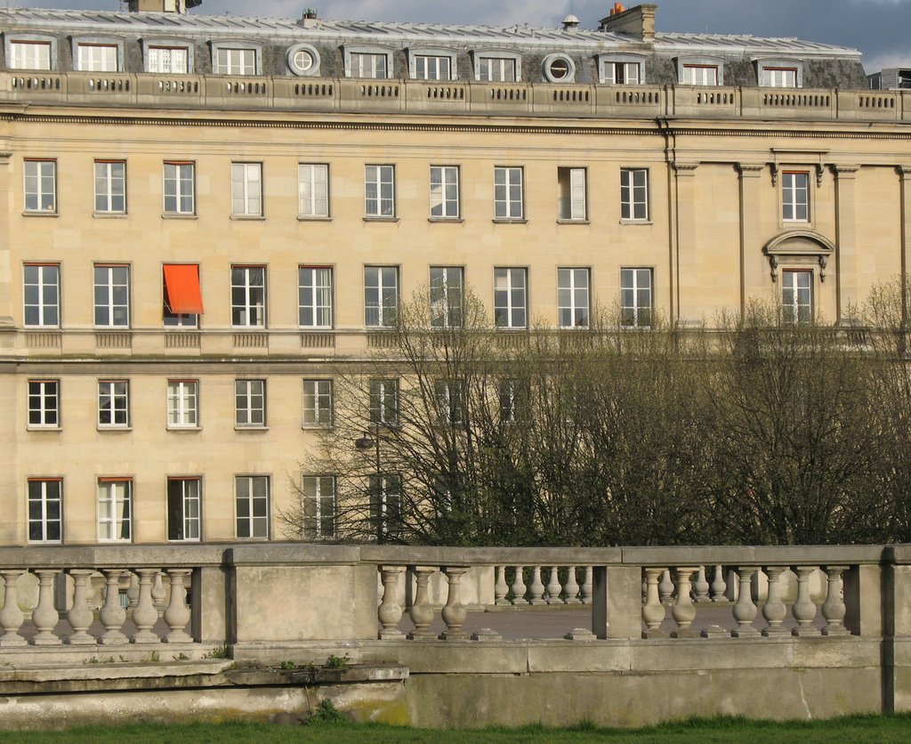 Blind on the Esplanade des Invalides by europe08_ncompass