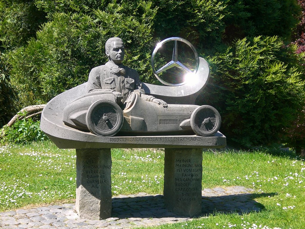 Mercedes Benz - F1 Monument für Rudolf Caracciola by arasarslan