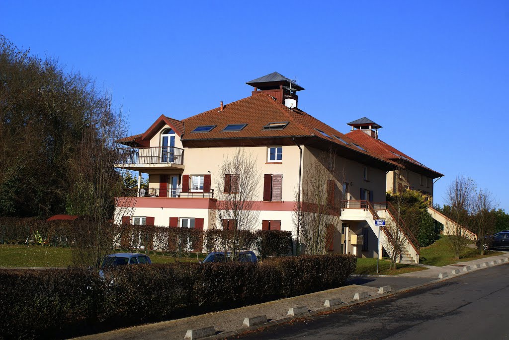 PUISEUX-en-FRANCE : New block house - Nouvelle habitation by J Ph. HEBRARD