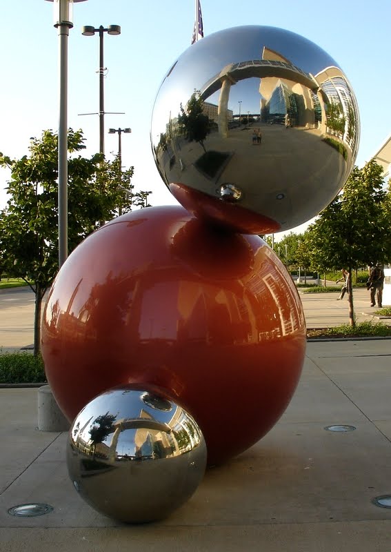 Modern sculpture at Qwest Center, Omaha by duckboots